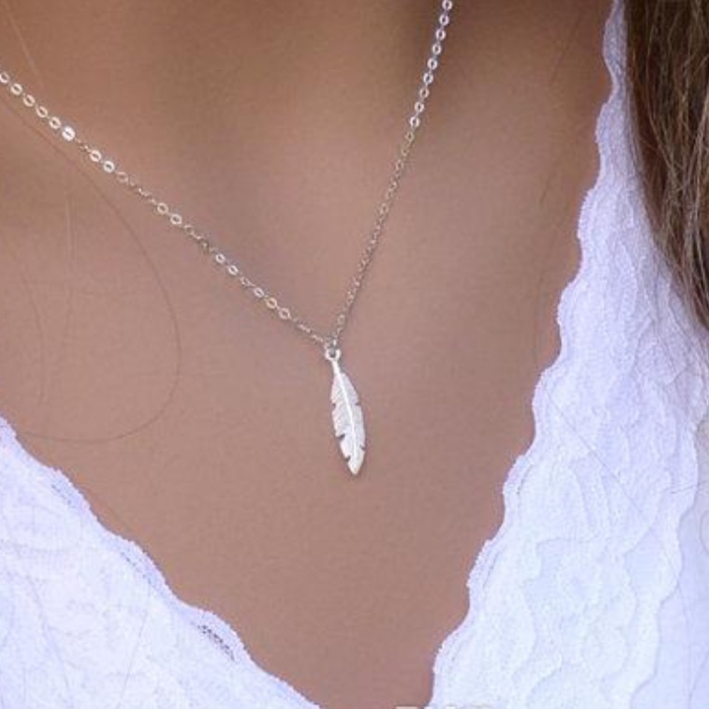 ⭕️Small Silver Feather Necklace